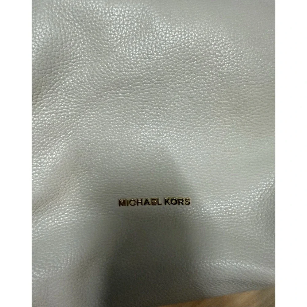 Michael Kors White Pebbled Shoulder Bag Gold Hardware Zip/Magnetic Double Handle